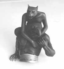 statue3.jpg (3492 bytes)
